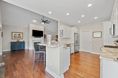$1,149,000 | 109 Lake Vista Circle, Fontana, WI 53125