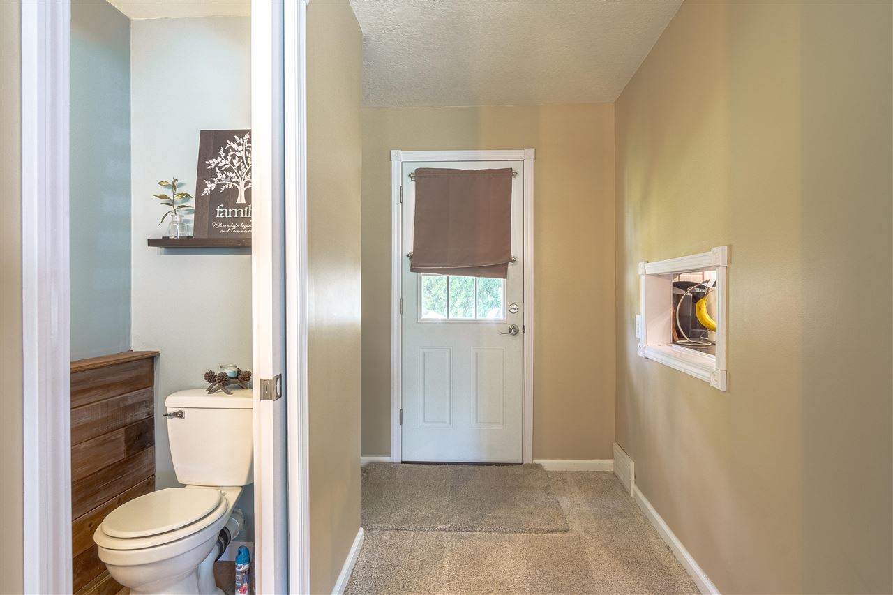 6412 Hermana Road West Bloomfield, MI 48324 - Photo 25 of 34 50077862-24.JPG