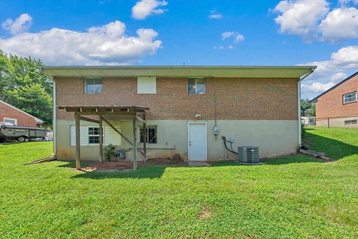 725 Ramada Road Vinton, VA 24179 - Photo 24 of 33 24-MIB08339