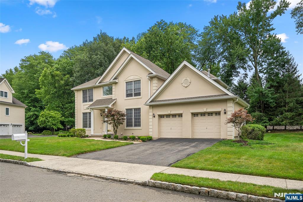 7 Woods Edge Road Old Tappan, NJ 07675 - Photo 2 of 32