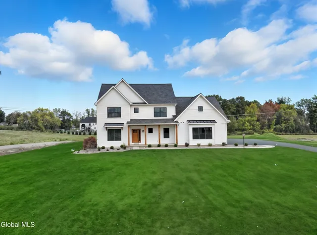 $825,000 | 1 Welding Way, Colonie, NY 12047