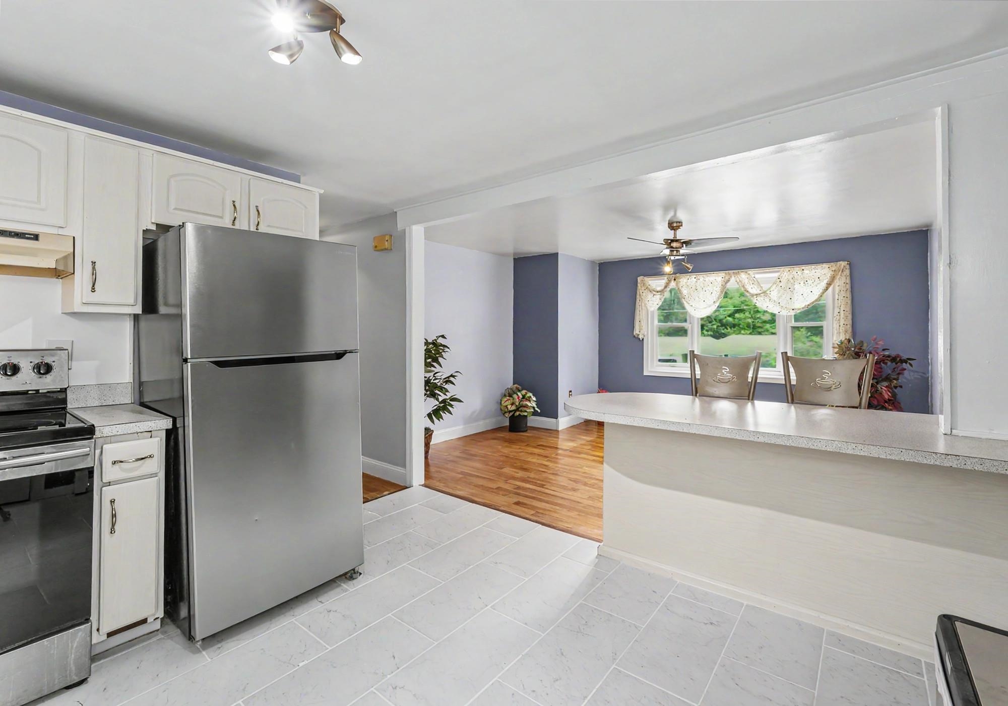 6 Colleen Road Nashua, NH 03062 - Photo 8 of 40 Gallery Image 8