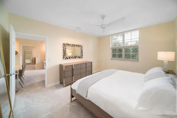 $4,000 | 720 South Sapodilla Avenue, Unit 301, West Palm Beach, FL 33401