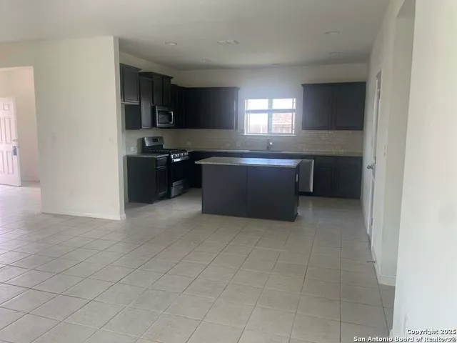 $269,950 | 369 Spinnaker Loop, Kyle, TX 78640