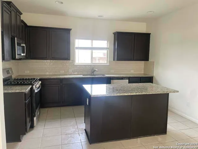 $269,950 | 369 Spinnaker Loop, Kyle, TX 78640