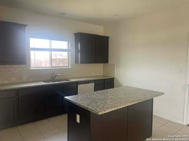 $269,950 | 369 Spinnaker Loop, Kyle, TX 78640