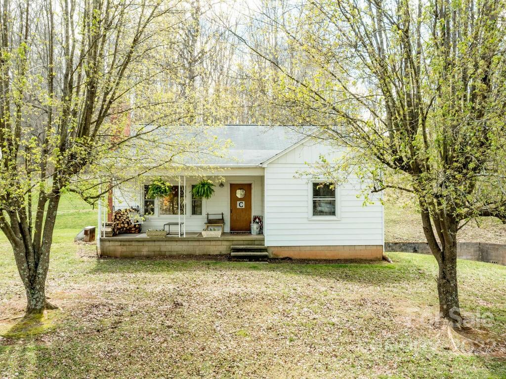 3026 Dutch Cove Road Canton, NC 28716 - Photo 2 of 37 Gallery Image 2