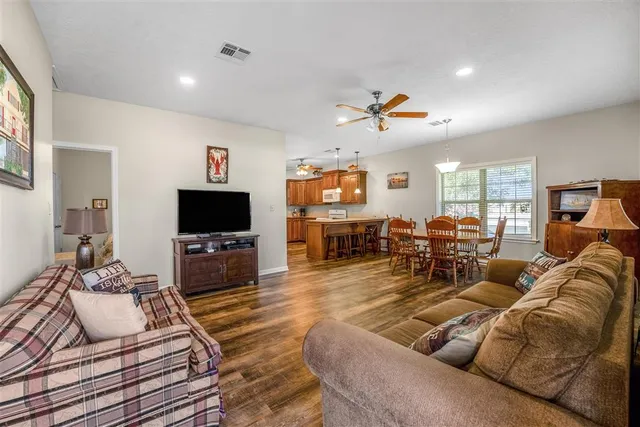 $275,000 | 122 Bank Street, Lake Charles, LA 70607