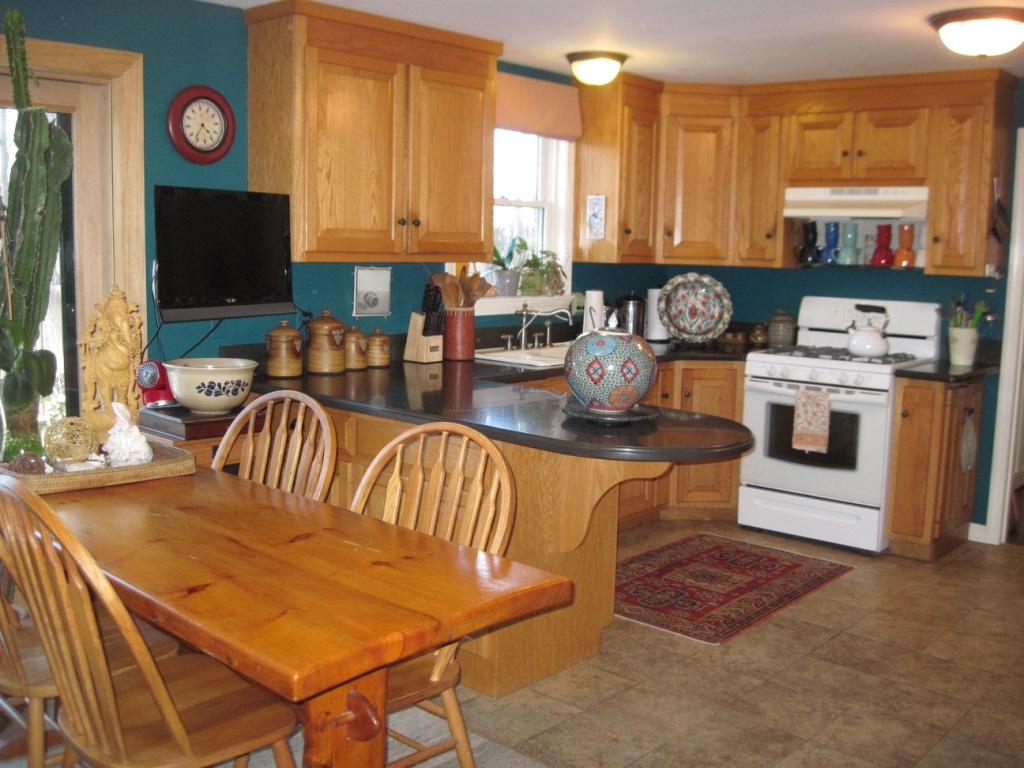54 Hampton Road Exeter, NH 03833 - Photo 9 of 25