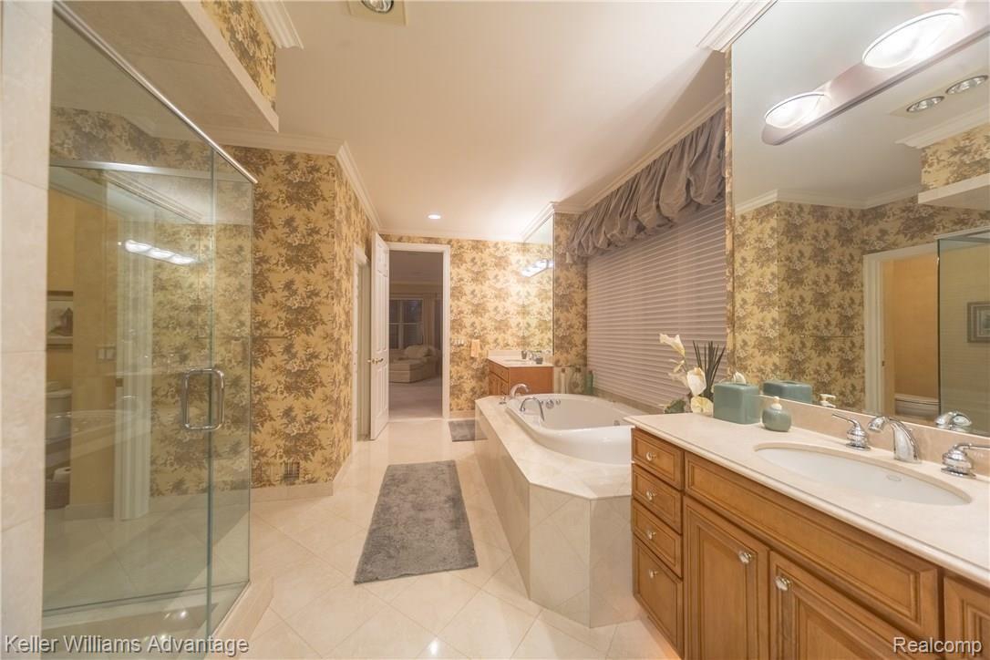 4656 Oakhurst Ridge Road Clarkston, MI 48348 - Photo 13 of 87 4656 Oakhurst Ridge Ln Clark.-60