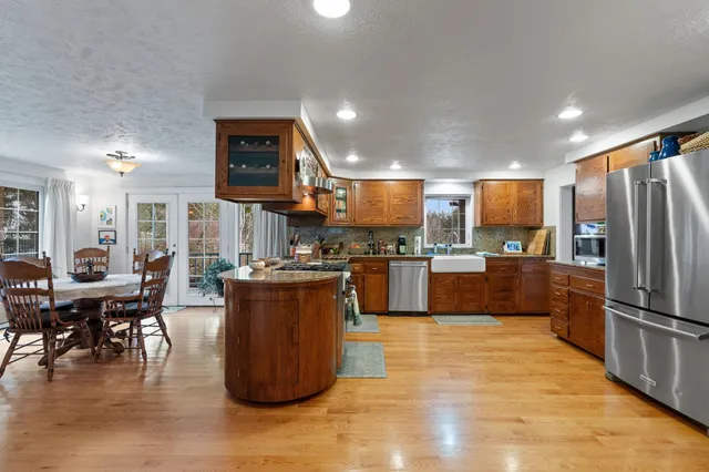 $1,000,000 | 15717 East Cooper Road, Mead, WA 99021