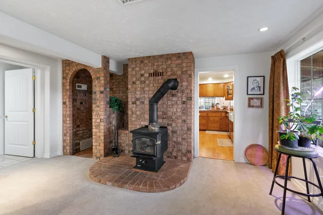 $1,000,000 | 15717 East Cooper Road, Mead, WA 99021