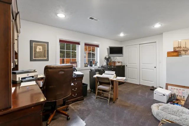 $1,000,000 | 15717 East Cooper Road, Mead, WA 99021