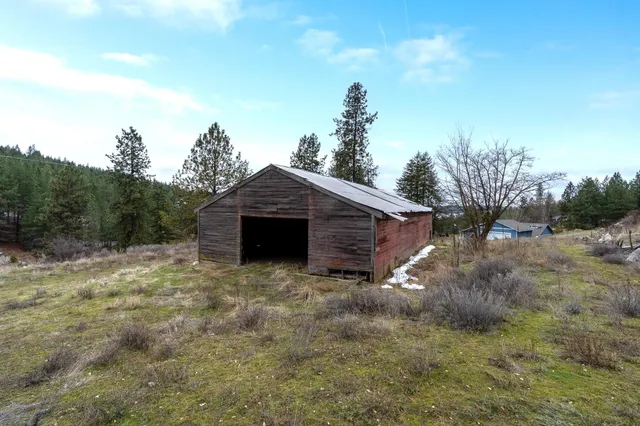 $1,000,000 | 15717 East Cooper Road, Mead, WA 99021