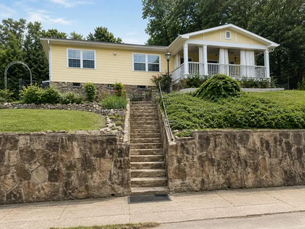 $2,500 | 902 Endicott Street, Chattanooga, TN 37405