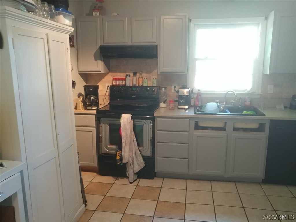 6804 Full Rack Circle Midlothian, VA 23112 - Photo 2 of 12 a room with a washing machine