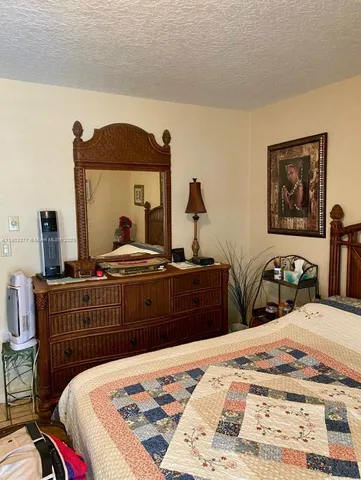 $91,900 | 15610 Northeast 6th Avenue, Unit 32D, Miami, FL 33162