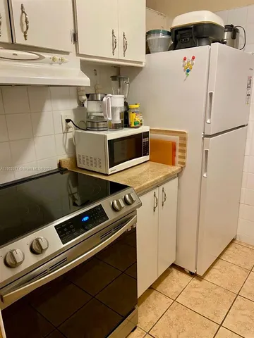 $91,900 | 15610 Northeast 6th Avenue, Unit 32D, Miami, FL 33162