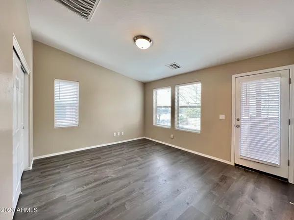 $2,100 | 5911 South 35th Place, Phoenix, AZ 85040