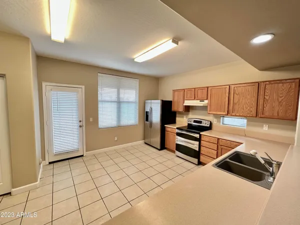 $2,100 | 5911 South 35th Place, Phoenix, AZ 85040