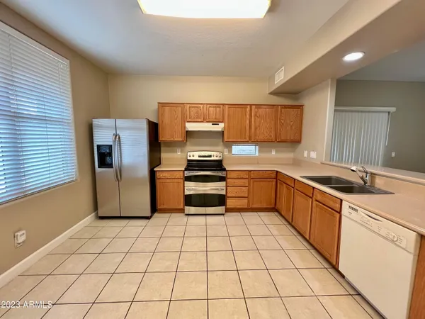 $2,100 | 5911 South 35th Place, Phoenix, AZ 85040