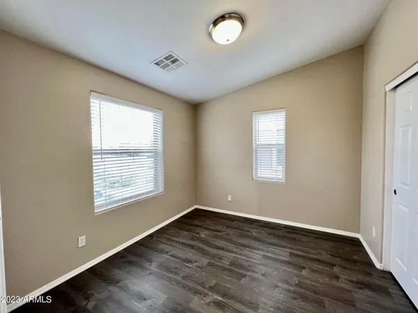 $2,100 | 5911 South 35th Place, Phoenix, AZ 85040