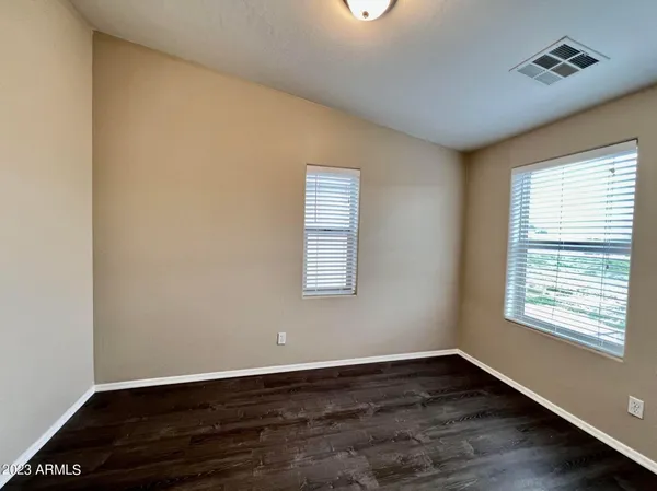 $2,100 | 5911 South 35th Place, Phoenix, AZ 85040