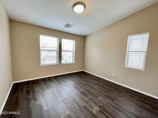 $2,100 | 5911 South 35th Place, Phoenix, AZ 85040