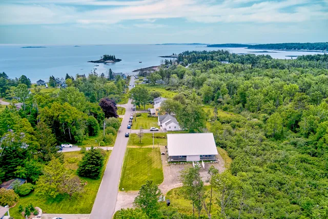$799,000 | 19 Crescent Beach Road, Owls Head, ME 04854