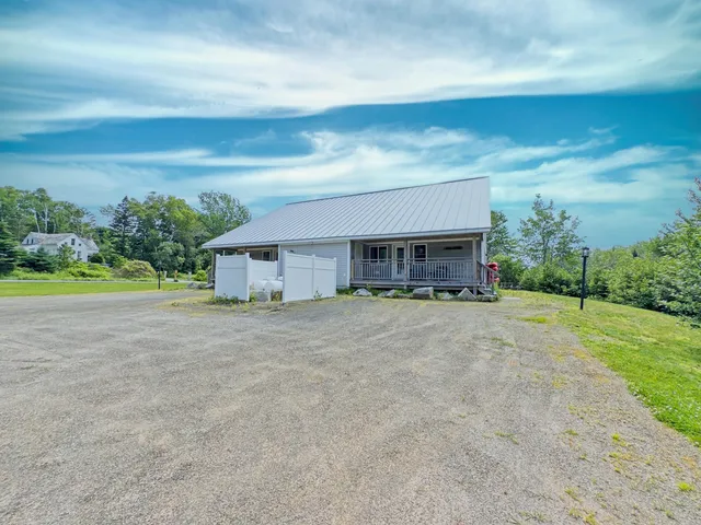 $799,000 | 19 Crescent Beach Road, Owls Head, ME 04854