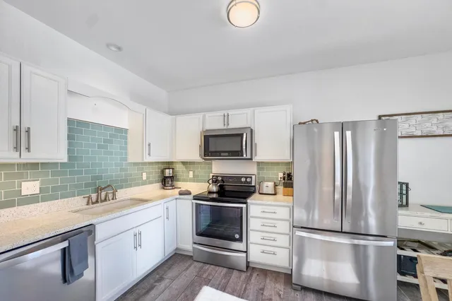 $799,000 | 19 Crescent Beach Road, Owls Head, ME 04854