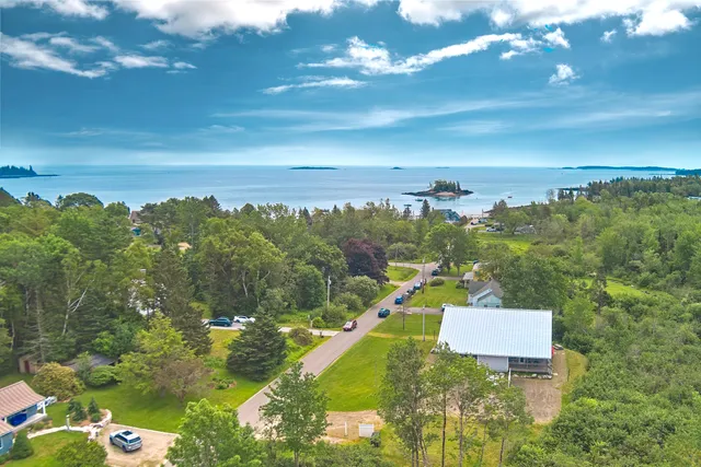 $799,000 | 19 Crescent Beach Road, Owls Head, ME 04854