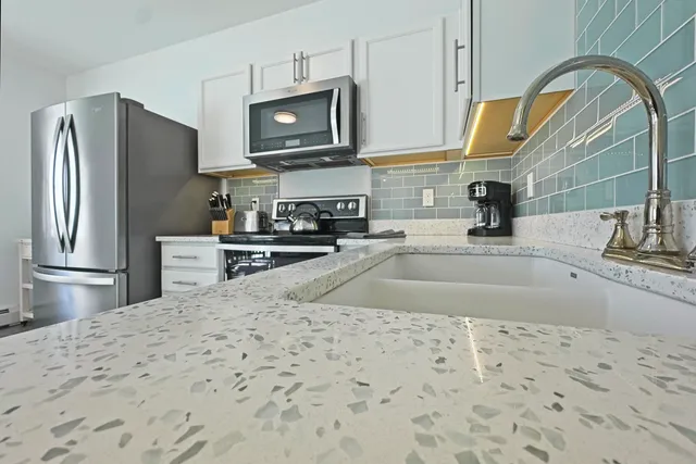 $799,000 | 19 Crescent Beach Road, Owls Head, ME 04854