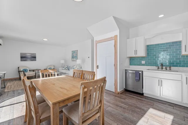 $799,000 | 19 Crescent Beach Road, Owls Head, ME 04854