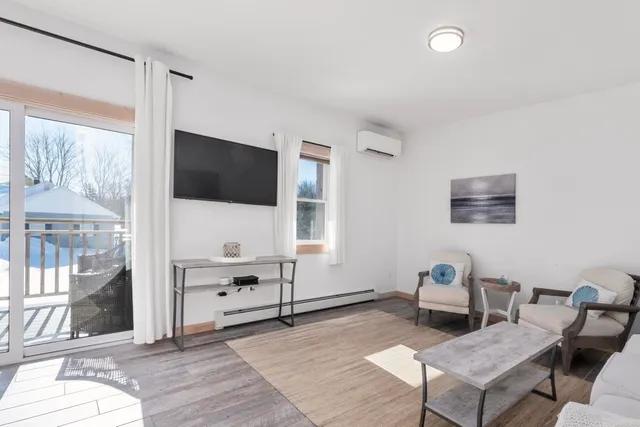 $799,000 | 19 Crescent Beach Road, Owls Head, ME 04854