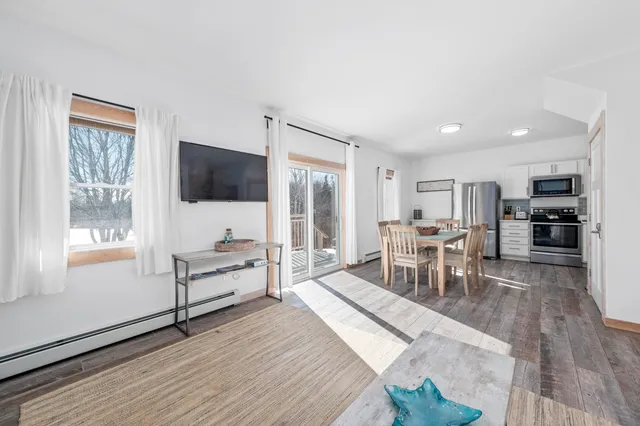 $799,000 | 19 Crescent Beach Road, Owls Head, ME 04854