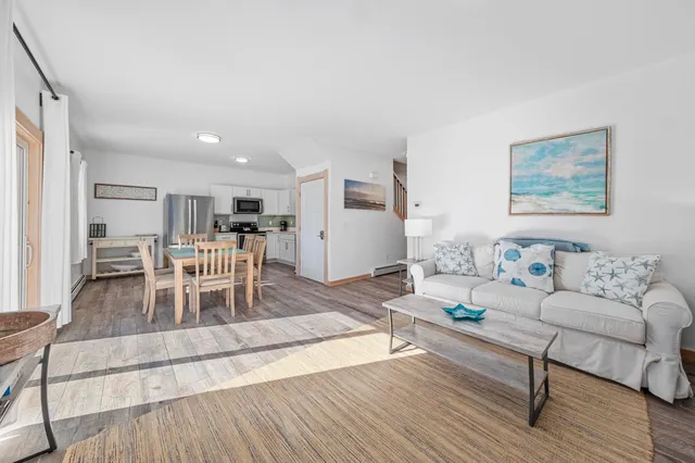 $799,000 | 19 Crescent Beach Road, Owls Head, ME 04854