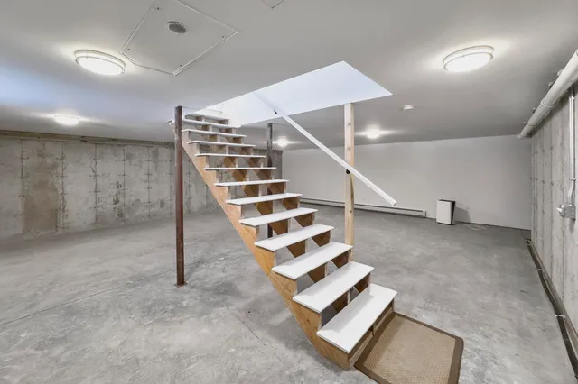 $799,000 | 19 Crescent Beach Road, Owls Head, ME 04854