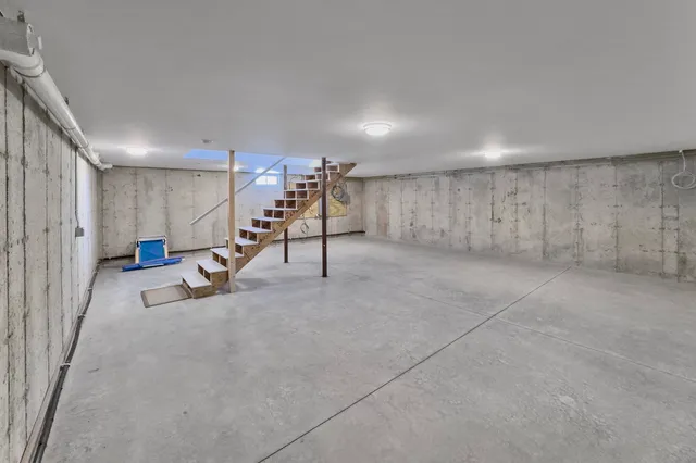 $799,000 | 19 Crescent Beach Road, Owls Head, ME 04854