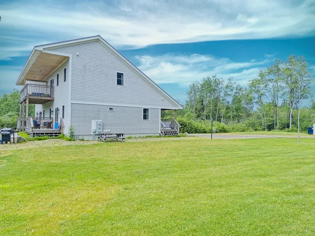 $799,000 | 19 Crescent Beach Road, Owls Head, ME 04854