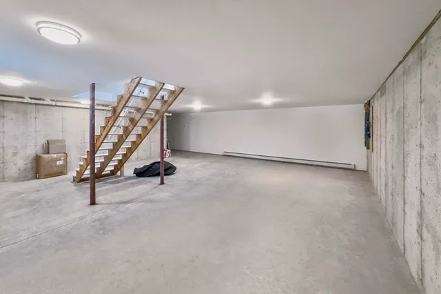 $799,000 | 19 Crescent Beach Road, Owls Head, ME 04854