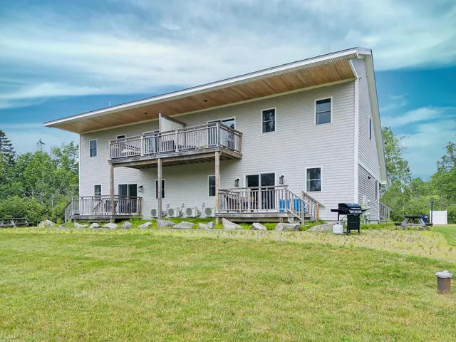 $799,000 | 19 Crescent Beach Road, Owls Head, ME 04854