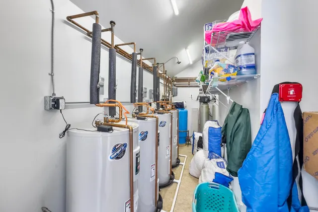 $799,000 | 19 Crescent Beach Road, Owls Head, ME 04854