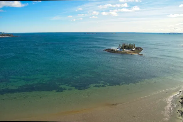 $799,000 | 19 Crescent Beach Road, Owls Head, ME 04854