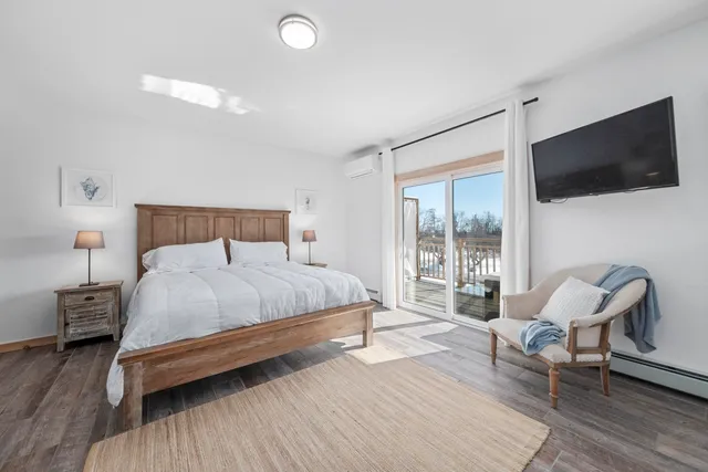 $799,000 | 19 Crescent Beach Road, Owls Head, ME 04854