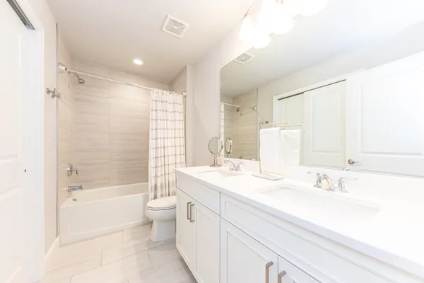 $579,000 | 3370 Roseford Boulevard, Ann Arbor, MI 48105