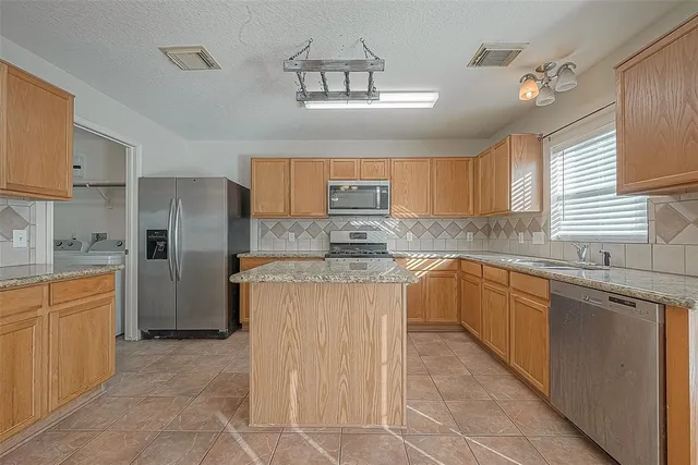 $2,195 | 6835 Brighton Hill Lane, Richmond, TX 77407