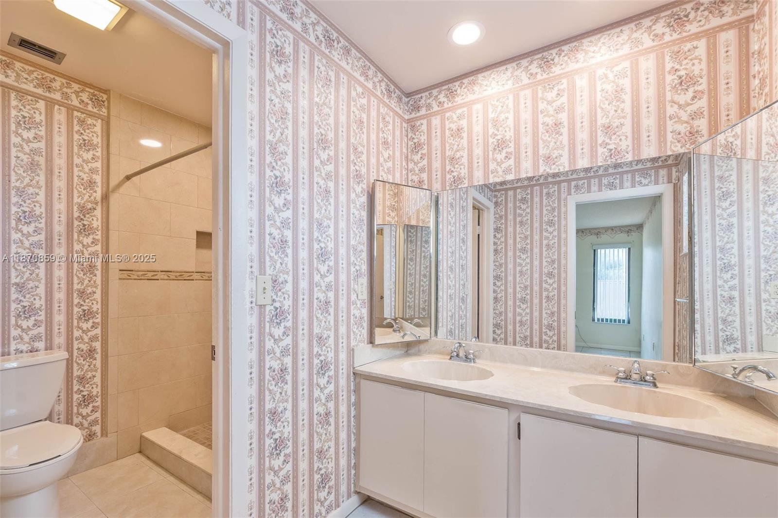 11362 Southwest 87th Terrace Miami, FL 33173 - Photo 19 of 44