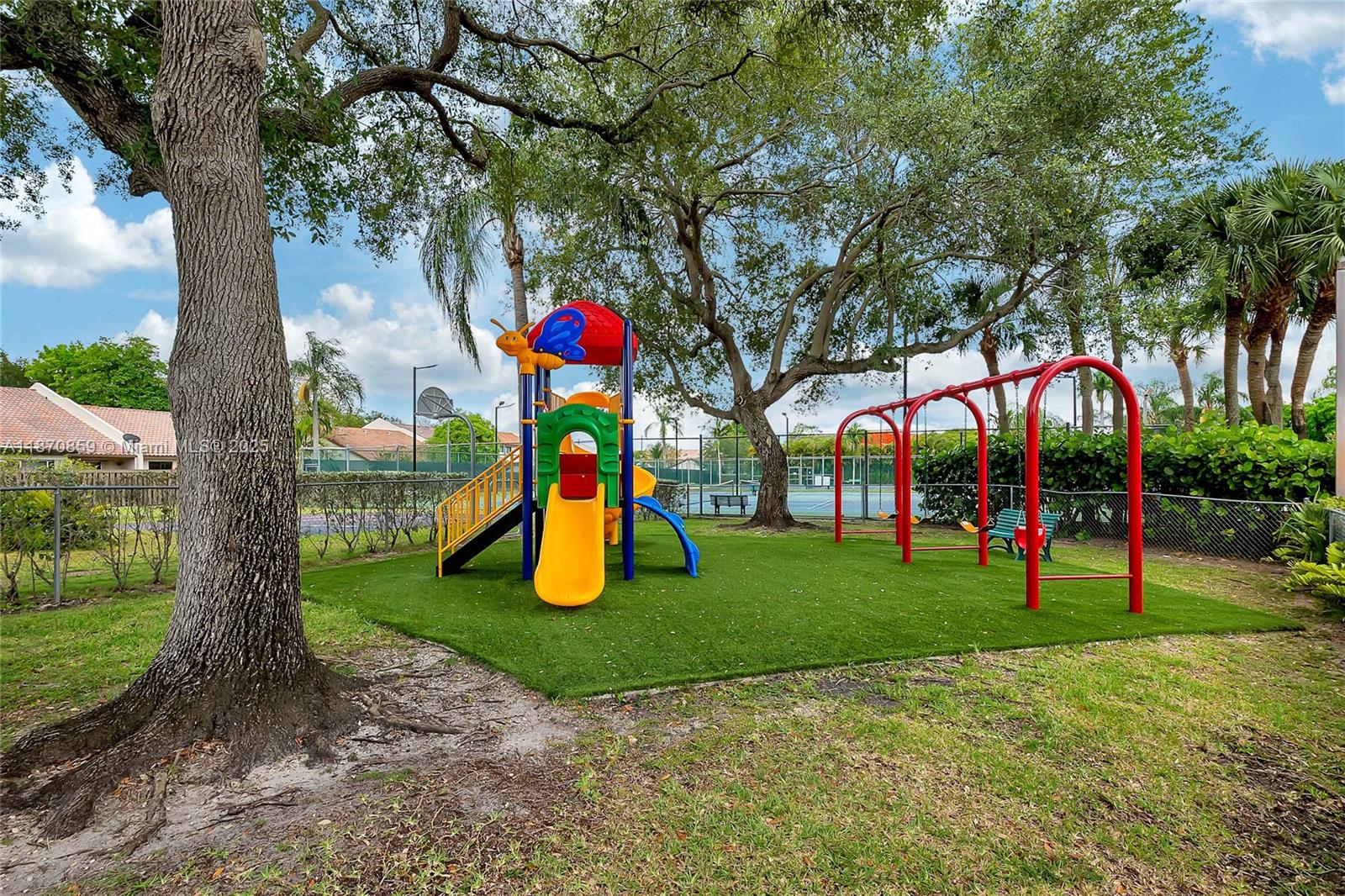 11362 Southwest 87th Terrace Miami, FL 33173 - Photo 33 of 44 PLAY AREA