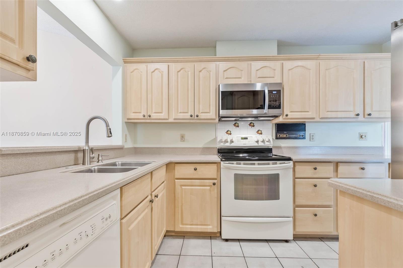 11362 Southwest 87th Terrace Miami, FL 33173 - Photo 4 of 44